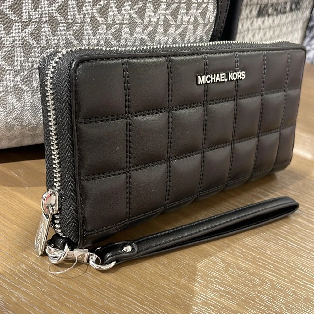 MICHAEL KORS Continental Wristlet Phone Case Wallet Black NWT